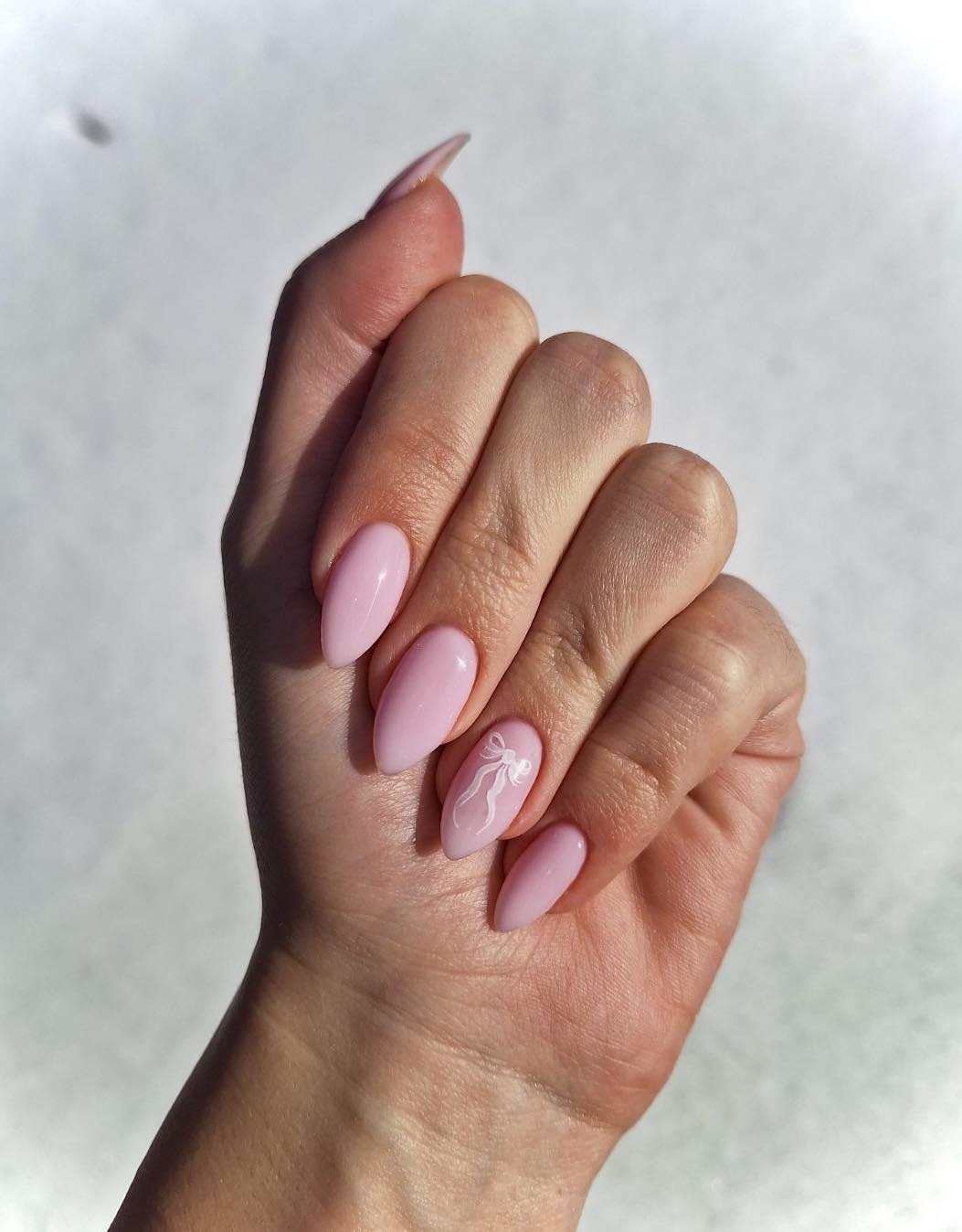 Пастелен маникюр с панделка, nail art декорация в Diamond Beauty Care София