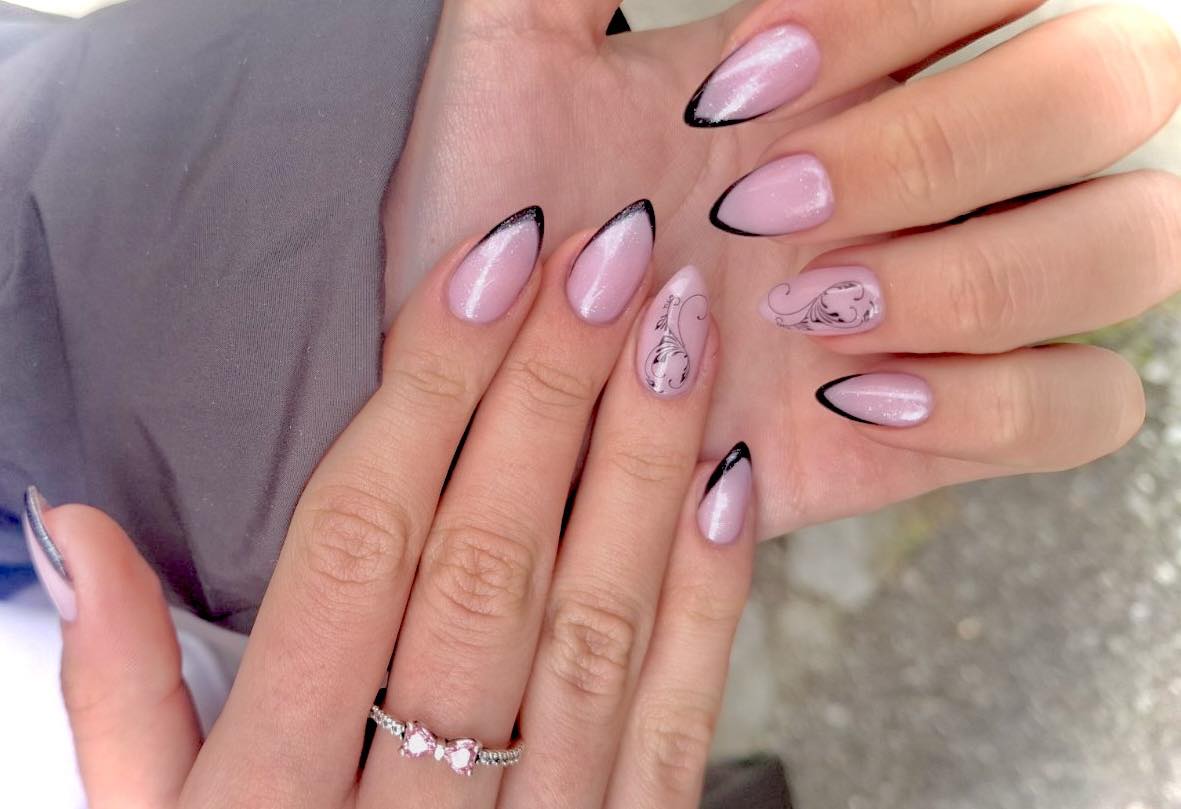Френски маникюр с гел лак и флорална декорация, Diamond Beauty Care Младост 1